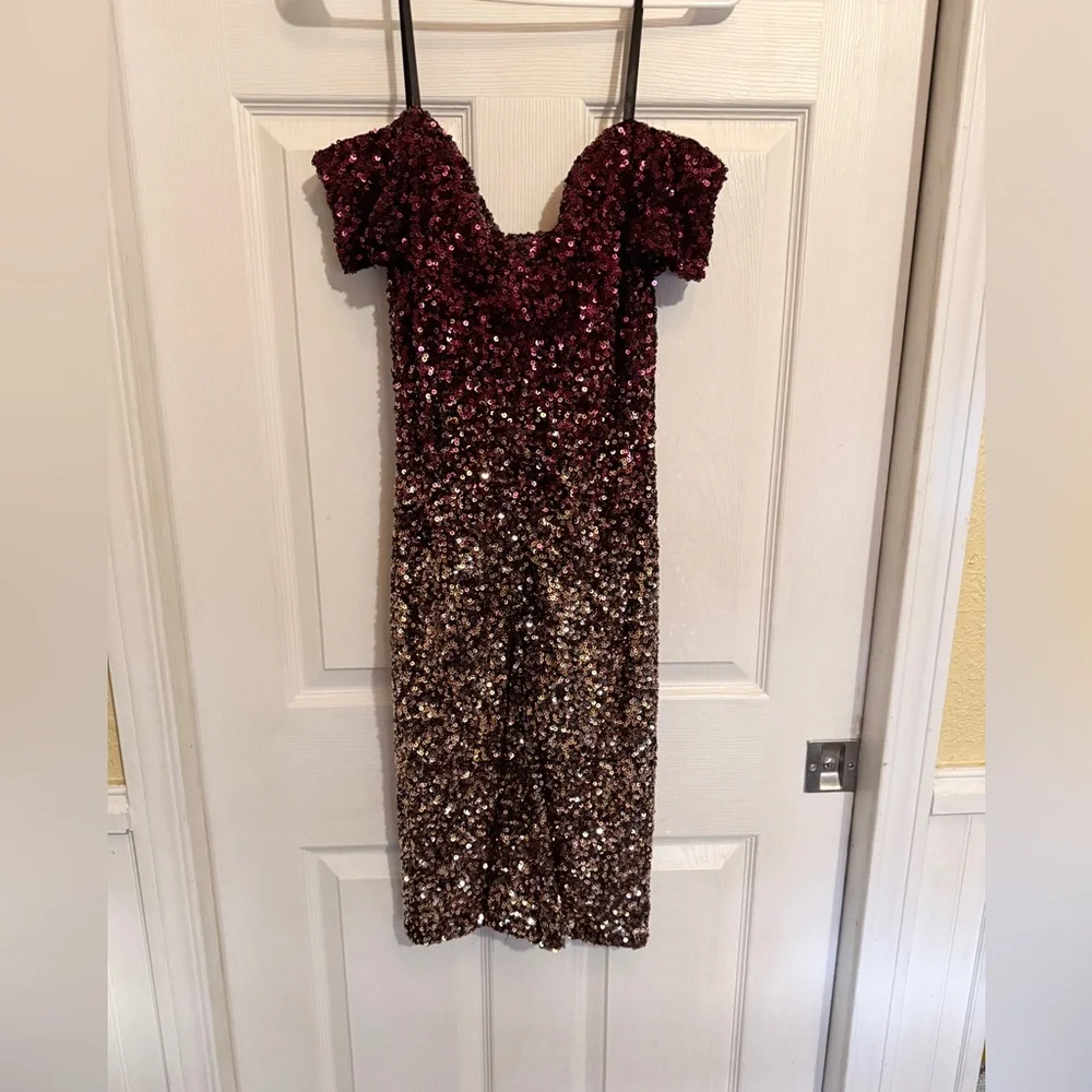 B. Smart Off Shoulder Burgundy and Gold Ombré Sequin Dress - Picture 5 of 8